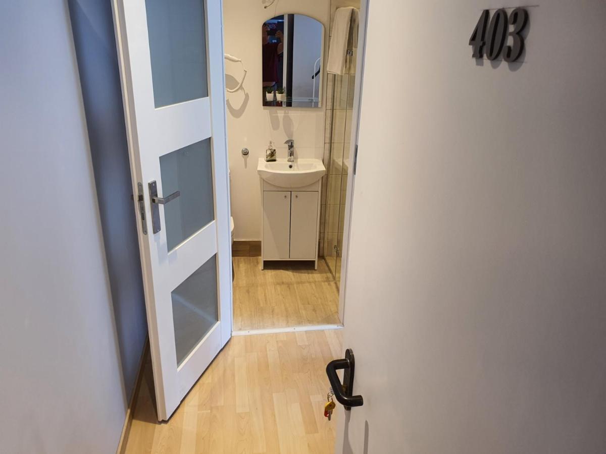 Хостел Jasna Hostelik Self Check-in Варшава